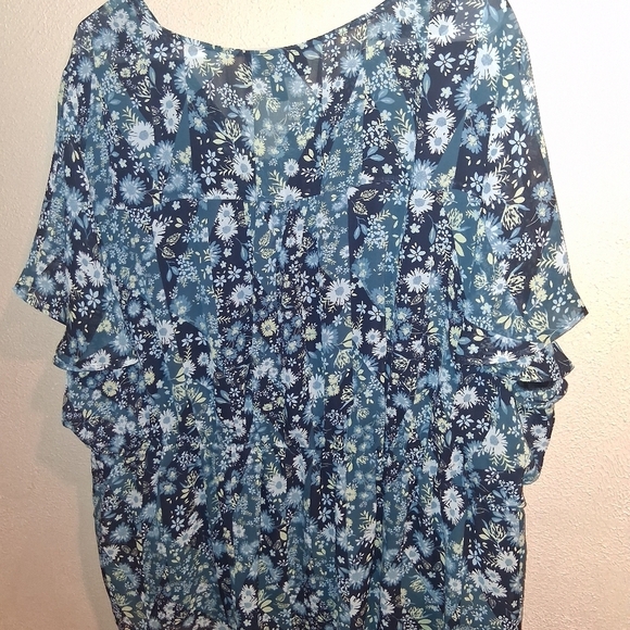 Lane Bryant Floral Flutter Short Sleeve Business Casual 1/2 Button Top 26 - Picture 5 of 5